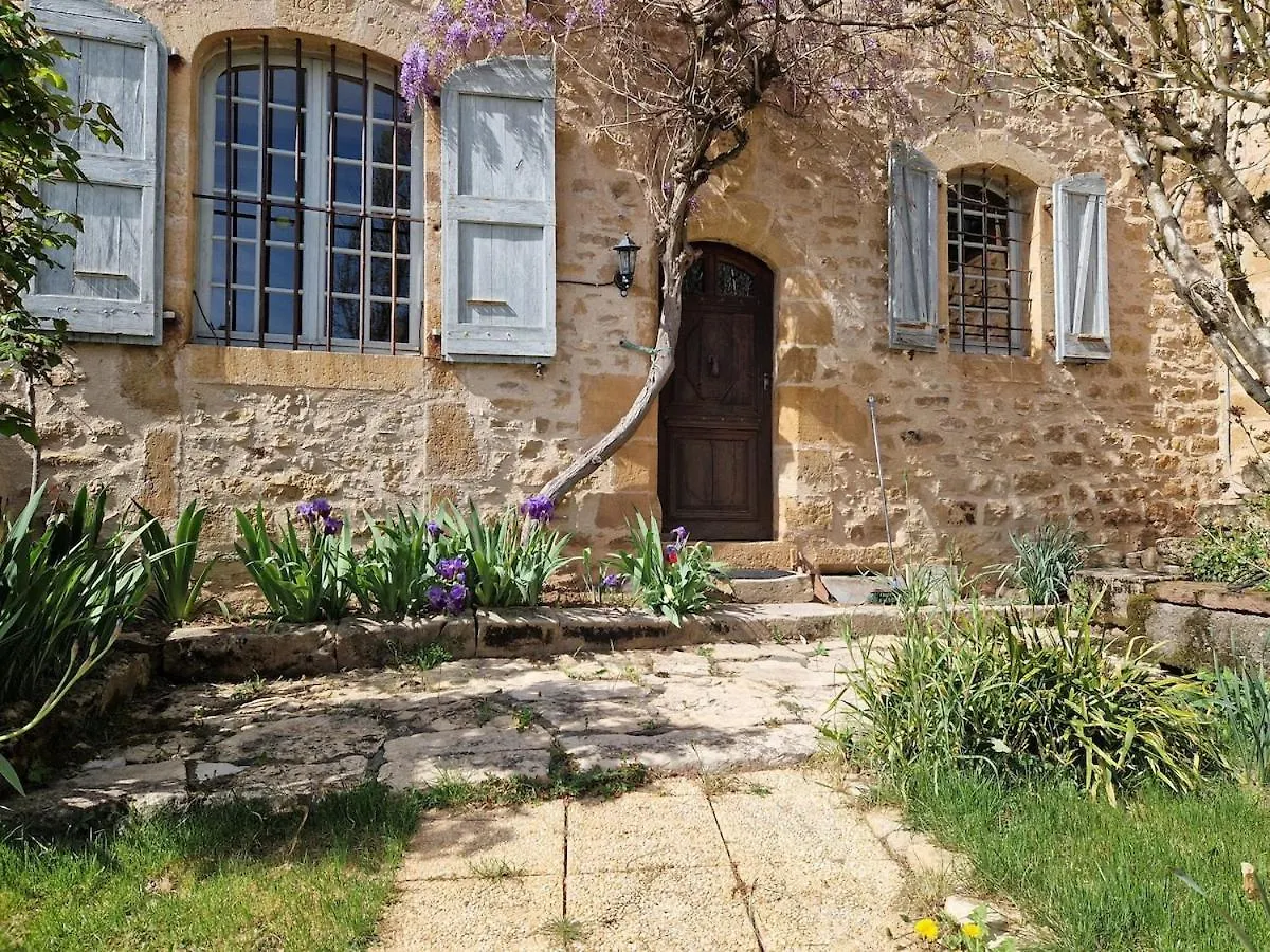בית נופש אסטנג Gite De Montrepos - Ancien Presbytere Xviie Siecle צרפת