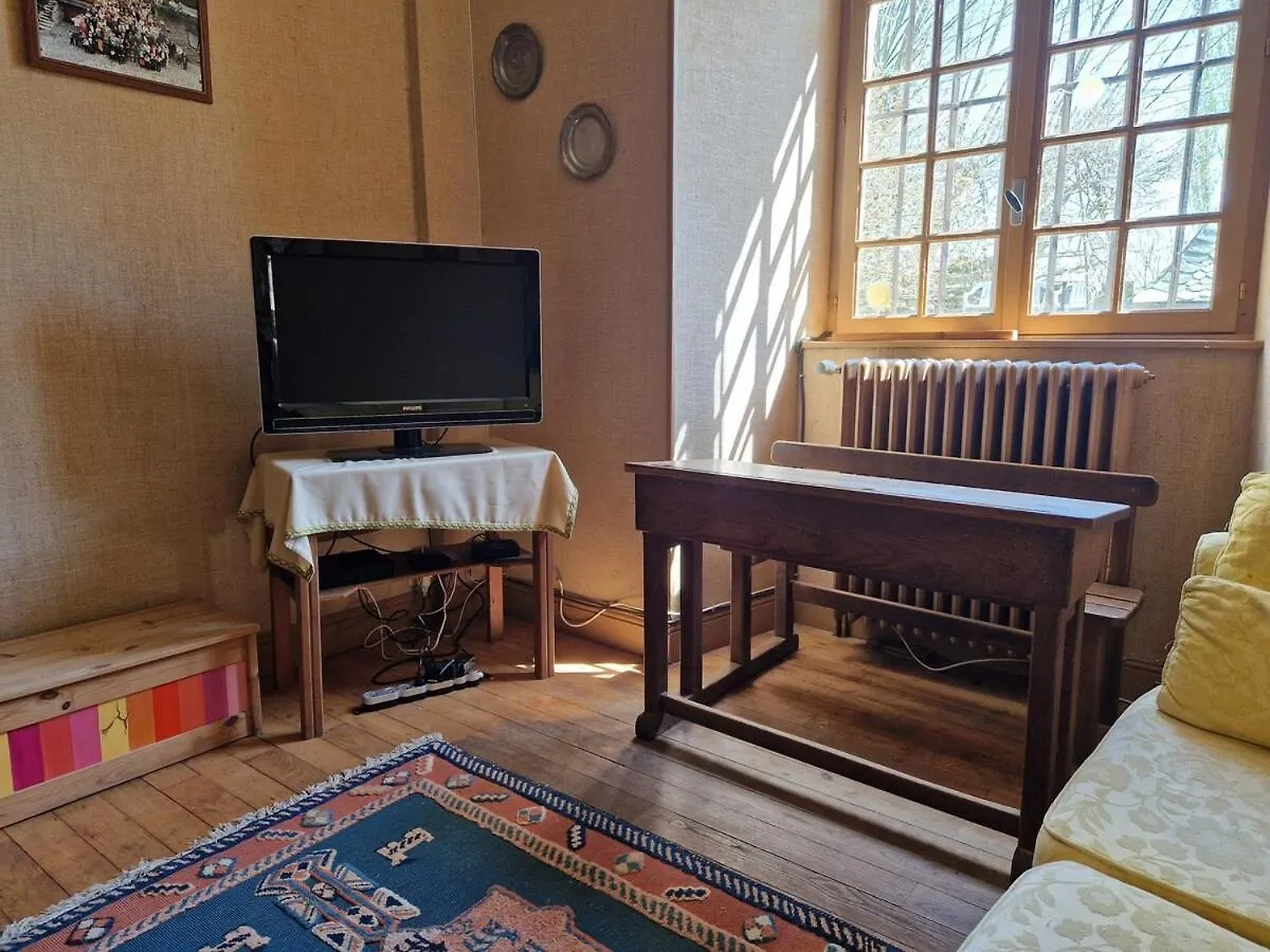 אסטנג Gite De Montrepos - Ancien Presbytere Xviie Siecle בית נופש